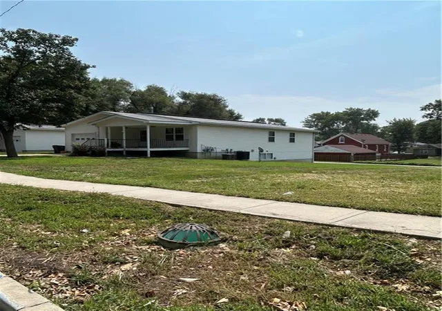Photo 2 of Multi family home for sale at 727 A & B Kiowa St, Leavenworth, KS 66048 | MLS# 2635812 | Listing updated on 2026-09-16