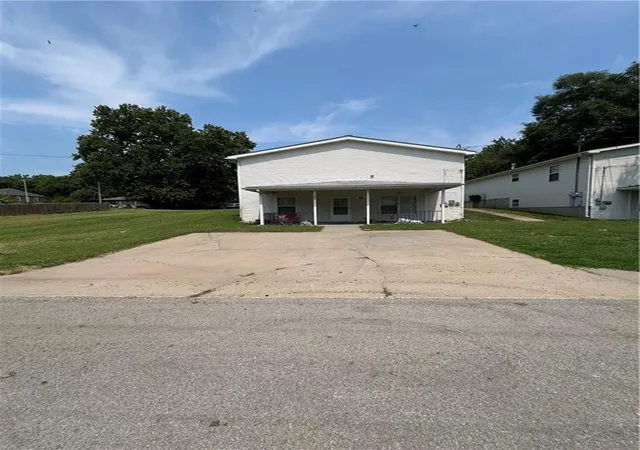 Photo 3 of Multi family home for sale at 727 A & B Kiowa St, Leavenworth, KS 66048 | MLS# 2635812 | Listing updated on 2026-09-16