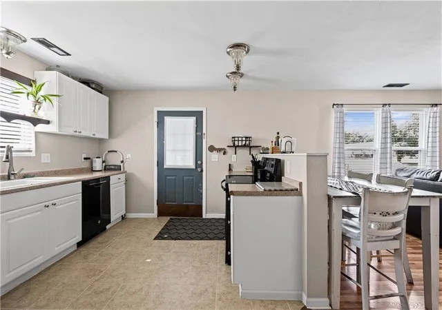 Photo 3 of Single family home for sale at 212 S Poplar St, Ottawa, KS 66067 | MLS# 2635814 | Listing updated on 2026-09-27