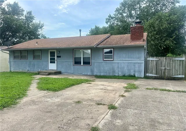 Photo 3 of Single family home for sale at 406 Baldwin St, Belton, MO 64012 | MLS# 2635815 | Listing updated on 2026-09-17