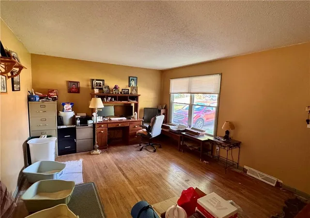 Photo 4 of Single family home for sale at 406 Baldwin St, Belton, MO 64012 | MLS# 2635815 | Listing updated on 2026-09-17