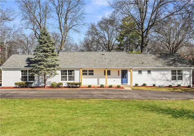 2nd image of 3520 W 93rd St, Leawood, KS 66206 | MLS# 2635818