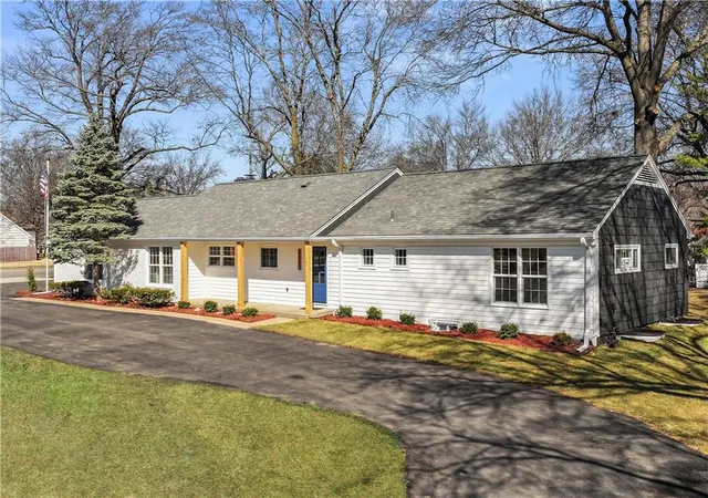 Photo 3 of Single family home for sale at 3520 W 93rd Street, Leawood, KS 66206 | MLS# 2635818 | Listing updated on 2026-09-15