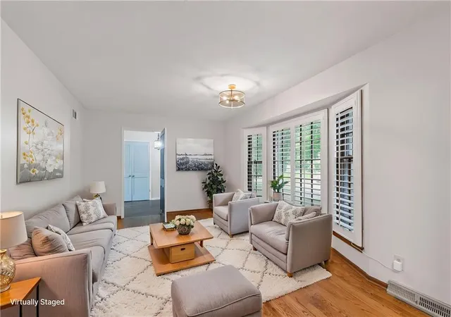 Photo 3 of Single family home for sale at 1704 Ne 69th Terrace, Kansas City, MO 64118 | MLS# 2635823 | Listing updated on 2026-10-02