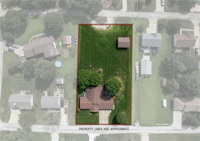 3rd image of 1602 Ridge Dr, Mound City, MO 64470 | MLS# 2635827