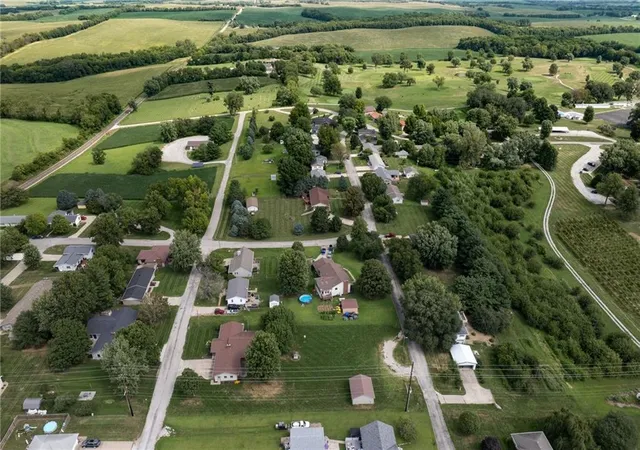 4th image of 1602 Ridge Dr, Mound City, MO 64470 | MLS# 2635827