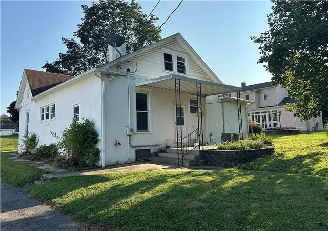 Photo 3 of Single family home for sale at 1712 South St, Lexington, MO 64067 | MLS# 2635828 | Listing updated on 2026-10-08