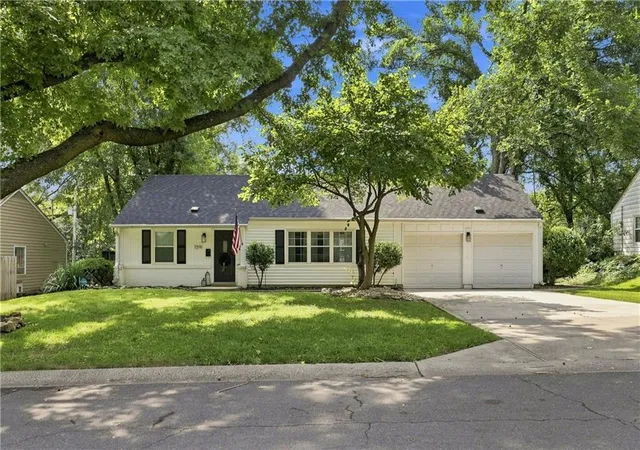 1st image of 7591 High Dr, Prairie Village, KS 66208 | MLS# 2635830