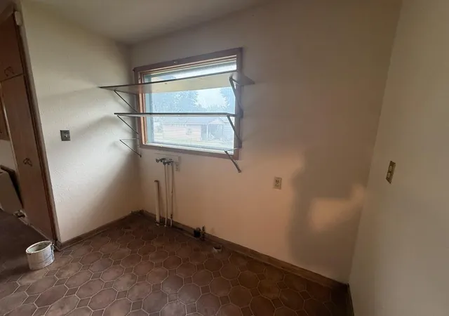 3rd image of 1012 W 4Th St, Coffeyville, KS 67337 | MLS# 2635833