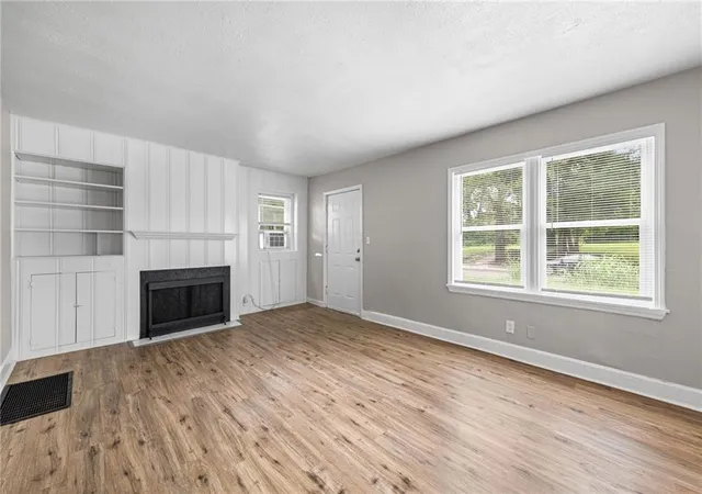 Photo 4 of Single family home for sale at 6715 Walrond Ave, Kansas City, MO 64132 | MLS# 2635838 | Listing updated on 2026-09-29