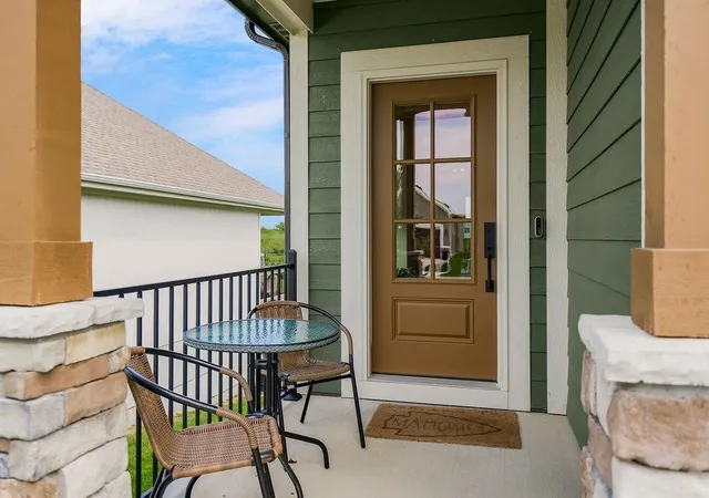 2nd image of 10705 N Bell St, Kansas City, MO 64155 | MLS# 2635840