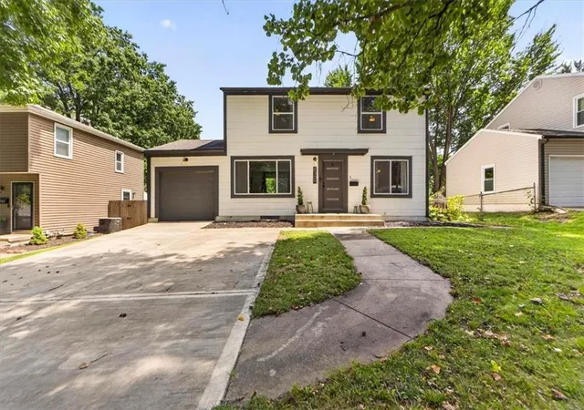 Photo 1 of Sale Pending at 8309 Jarboe St, Kansas City, MO 64114 | MLS# 2635845 | Listing updated on 2026-08-22