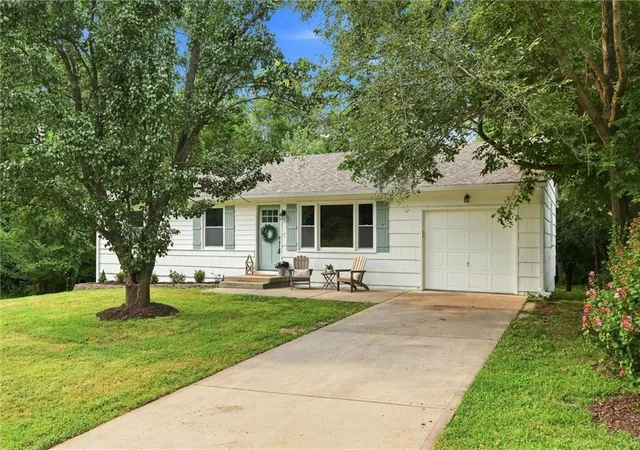 Photo 3 of Single family home for sale at 1001 Stafford Dr, Pleasant Hill, MO 64080 | MLS# 2635846 | Listing updated on 2026-09-02