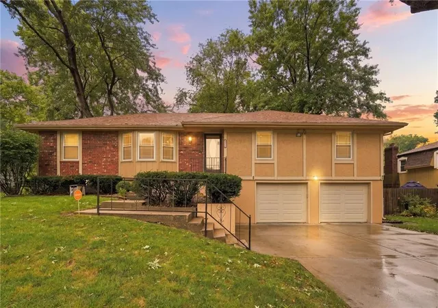 Photo 3 of Sale Pending at 2516 N 83rd Lane, Kansas City, KS 66109 | MLS# 2635853 | Listing updated on 2026-08-28