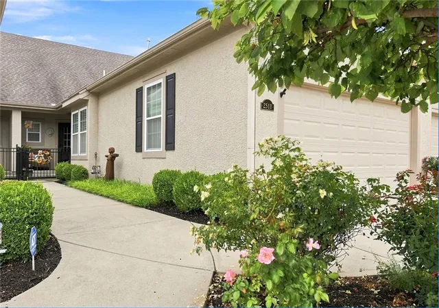 Photo 4 of Sale Pending at 2511 NE 107th Terrace, Kansas City, MO 64155 | MLS# 2635856 | Listing updated on 2026-08-09