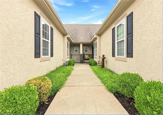 Photo 5 of Sale Pending at 2511 NE 107th Terrace, Kansas City, MO 64155 | MLS# 2635856 | Listing updated on 2026-08-09