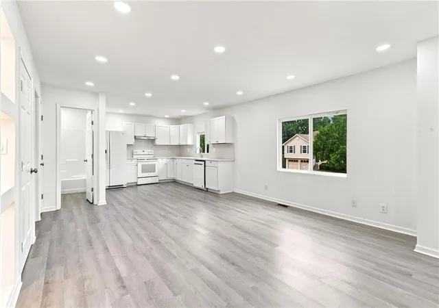 Photo 3 of Single family home for sale at 7331 N Crystal Ave, Kansas City, MO 64119 | MLS# 2635859 | Listing updated on 2026-09-13