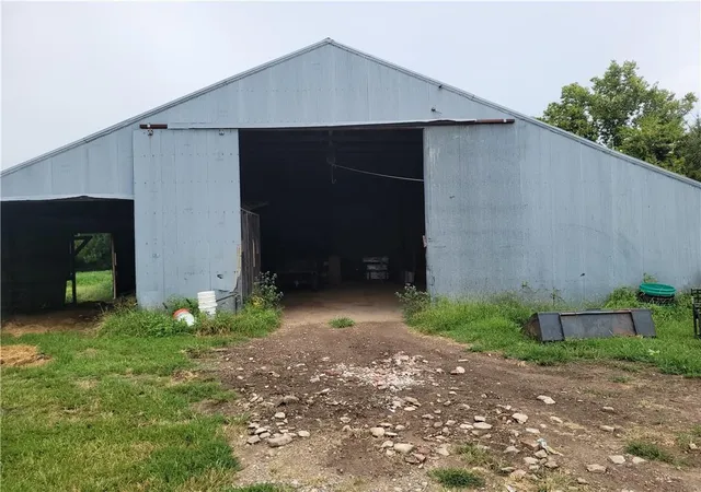 2nd image of 809 N Western Ave, Girard, KS 66743 | MLS# 2635860