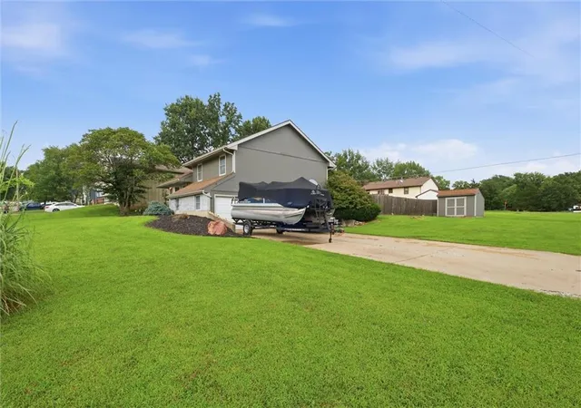 Photo 3 of Single family home for sale at 2621 S 22nd Terrace, Leavenworth, KS 66048 | MLS# 2635863 | Listing updated on 2026-09-13