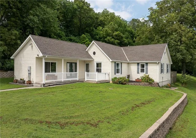 1st image of 9406 Sw State Route Jj N/a, Saint Joseph, MO 64504 | MLS# 2635865