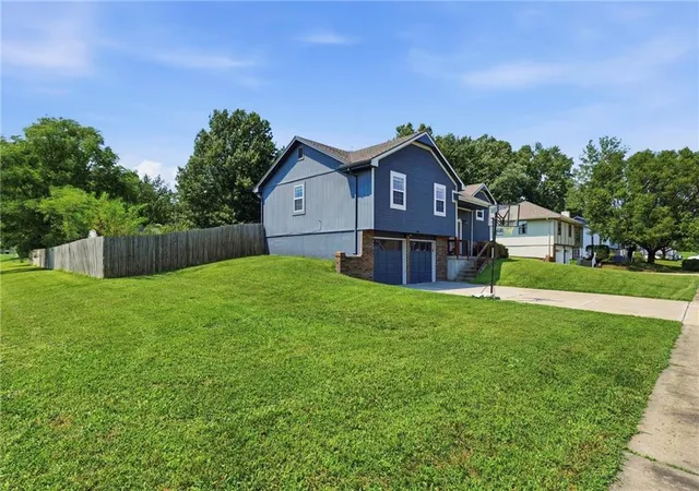 2nd image of 212 Dawn Ave, Belton, MO 64012 | MLS# 2635866