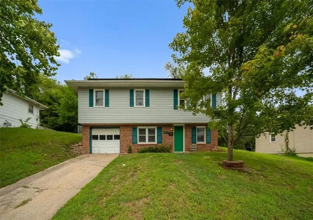 Photo 1 of Single family home for sale at 127 Collette St, Excelsior Springs, MO 64024 | MLS# 2635867 | Listing updated on 2026-08-29