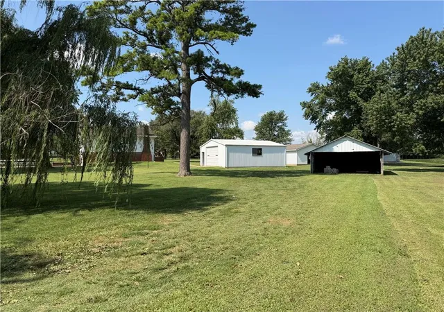 2nd image of 1486 215th St, Fort Scott, KS 66701 | MLS# 2635872