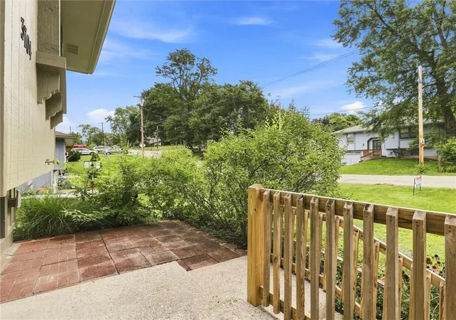 Photo 2 of Sale Pending at 3704 N Woodland Ave, Kansas City, MO 64116 | MLS# 2635876 | Listing updated on 2026-08-25
