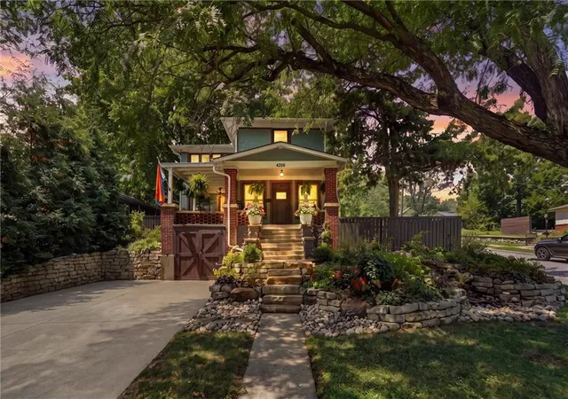 2nd image of 4500 Adams St, Kansas City, KS 66103 | MLS# 2635894