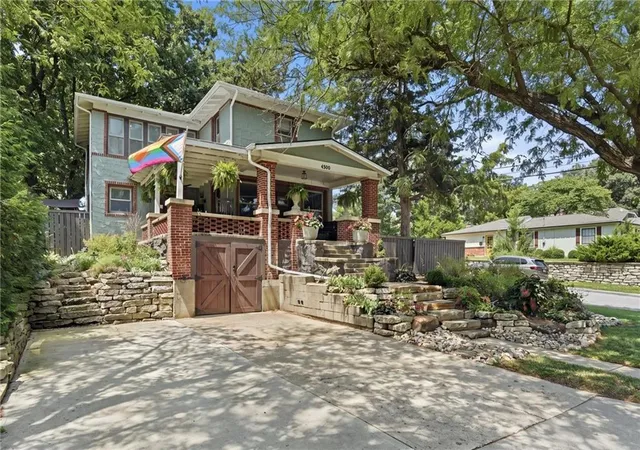 3rd image of 4500 Adams St, Kansas City, KS 66103 | MLS# 2635894