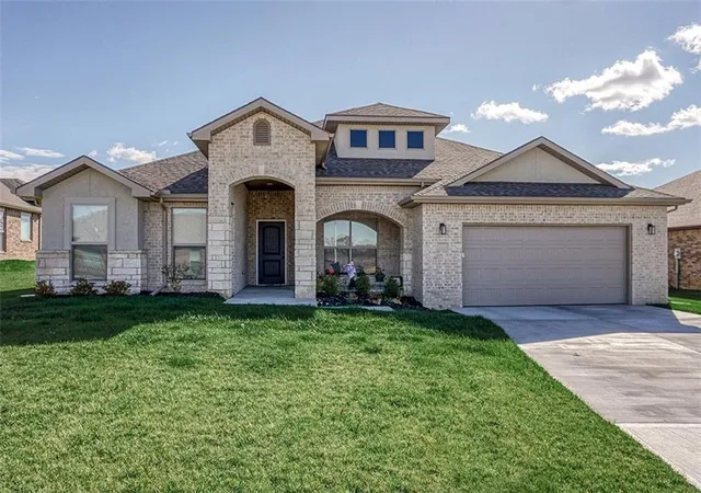2nd image of 9283 Pickering St, Lenexa, KS 66227 | MLS# 2635899