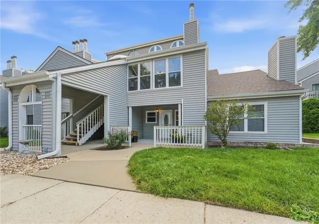 1st image of 8751 W 106th Ter, Overland Park, KS 66212 | MLS# 2635904