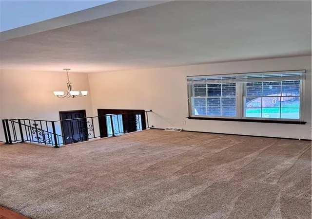 Photo 3 of Sale Pending at 2901 Nw Castle Dr, Blue Springs, MO 64015 | MLS# 2635907 | Listing updated on 2026-08-16