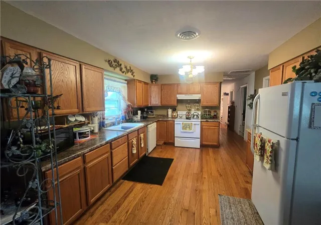 Photo 2 of Single family home for sale at 634 W Lindsey St, Buffalo, MO 65622 | MLS# 2635908 | Listing updated on 2026-08-09