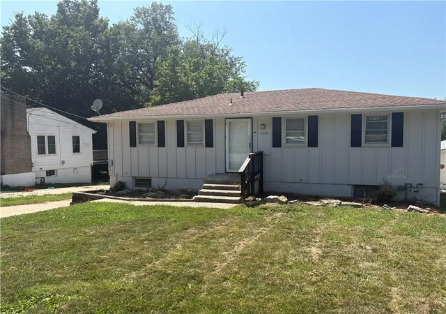 Photo 2 of Sale Pending at 4546 Kelsey Rd, Kansas City, MO 64116 | MLS# 2635909 | Listing updated on 2026-09-02
