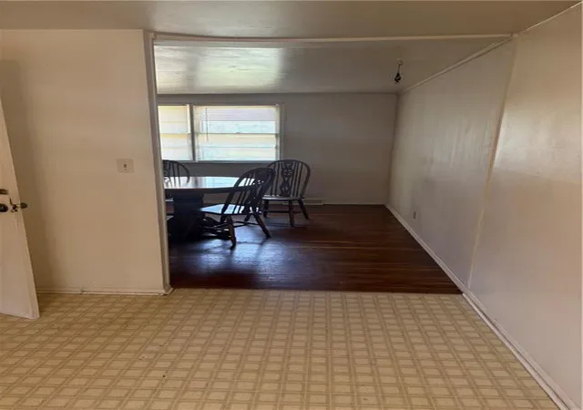 Photo 4 of Sale Pending at 4546 Kelsey Rd, Kansas City, MO 64116 | MLS# 2635909 | Listing updated on 2026-09-02