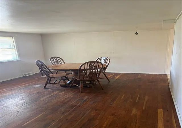Photo 5 of Sale Pending at 4546 Kelsey Rd, Kansas City, MO 64116 | MLS# 2635909 | Listing updated on 2026-09-02