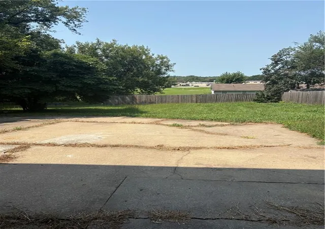 Photo 6 of Sale Pending at 4546 Kelsey Rd, Kansas City, MO 64116 | MLS# 2635909 | Listing updated on 2026-09-02