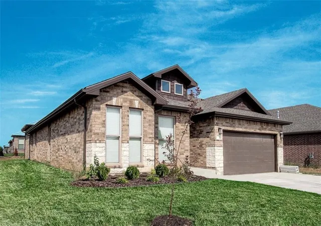 3rd image of 25375 W 92Nd Ter, Lenexa, KS 66227 | MLS# 2635911