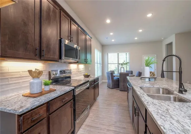 5th image of 25375 W 92Nd Ter, Lenexa, KS 66227 | MLS# 2635911