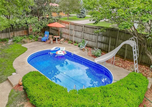 Photo 2 of Single family home for sale at 712 Nw 10 Street, Blue Springs, MO 64015 | MLS# 2635914 | Listing updated on 2026-08-30