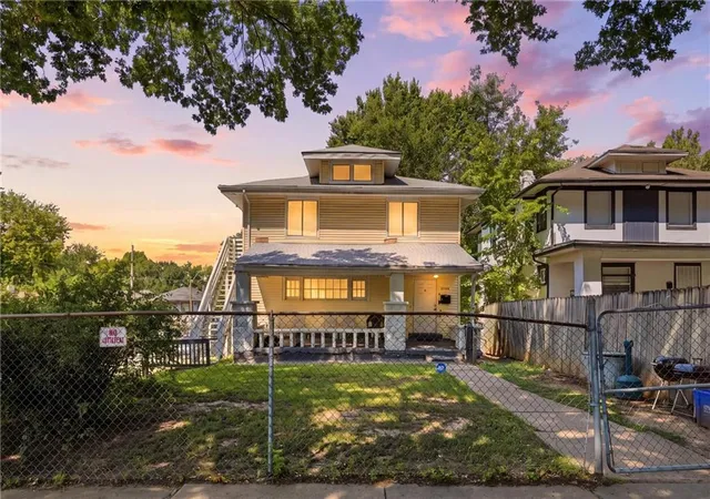 2nd image of 3744 Benton Blvd, Kansas City, MO 64128 | MLS# 2635921