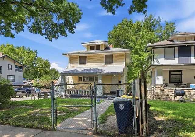 Photo 3 of Single family home for sale at 3744 Benton Blvd, Kansas City, MO 64128 | MLS# 2635921 | Listing updated on 2026-09-18