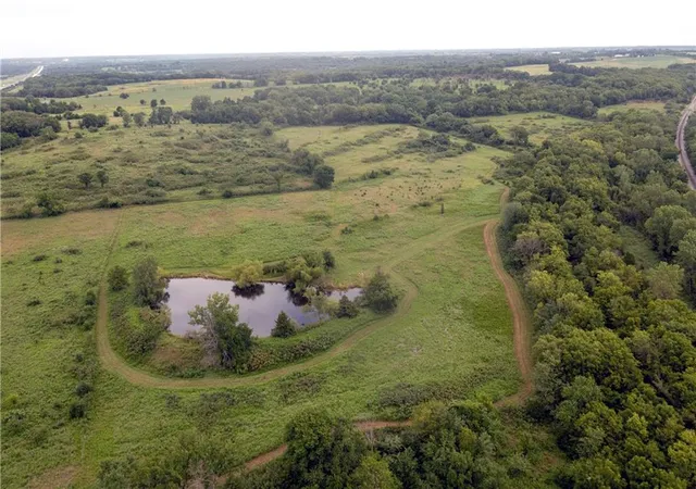 3rd image of W 271St St, Paola, KS 66071 | MLS# 2635922