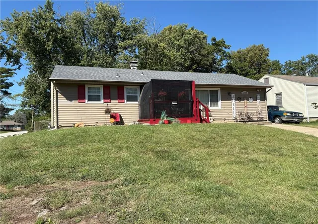 1st image of 7344 College Ave, Kansas City, MO 64132 | MLS# 2635925