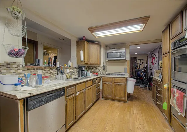 Photo 4 of Single family home for sale at 3006 NE Parvin Rd, Kansas City, MO 64117 | MLS# 2635930 | Listing updated on 2026-09-26