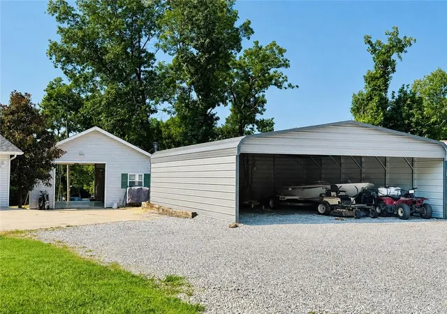 3rd image of 12338 Crestview Dr, Warsaw, MO 65355 | MLS# 2635937