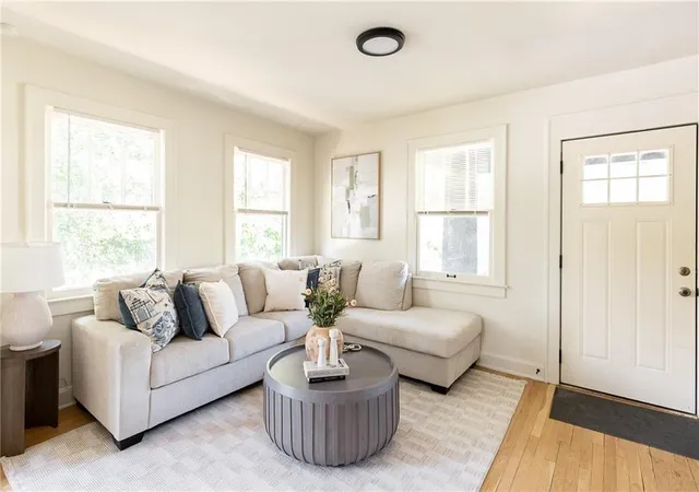 Photo 4 of Single family home for sale at 1843 Wood Ave, Kansas City, KS 66104 | MLS# 2635951 | Listing updated on 2026-09-30