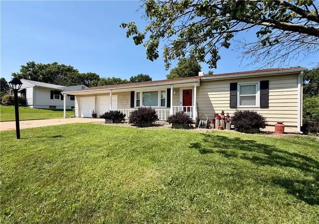 Photo 2 of Single family home for sale at 10604 E 75 Street, Raytown, MO 64138 | MLS# 2635955 | Listing updated on 2026-08-10