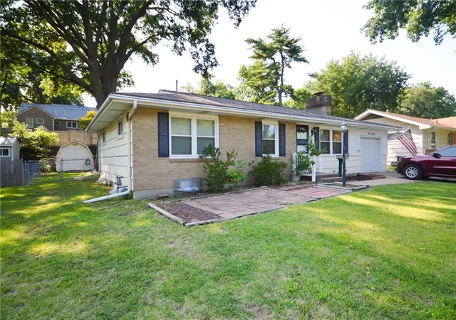 Photo 2 of Single family home for sale at 5238 N Wayne Ave, Kansas City, MO 64118 | MLS# 2635956 | Listing updated on 2026-10-13